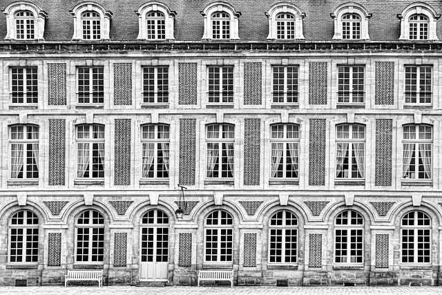 Bílá barva je neutrální.