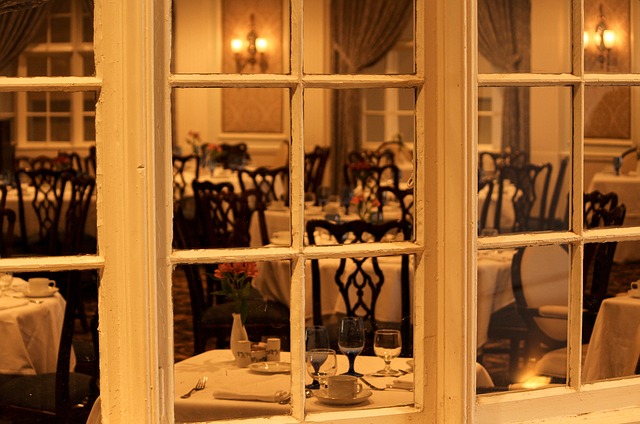 prázdná restaurace